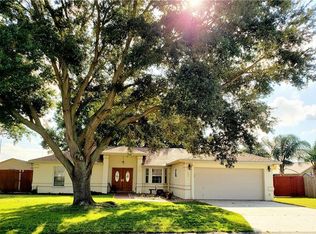 608 Berkley Pointe Pass, Auburndale, FL 33823