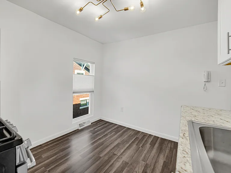 204 Brown St #2 — Photo 7