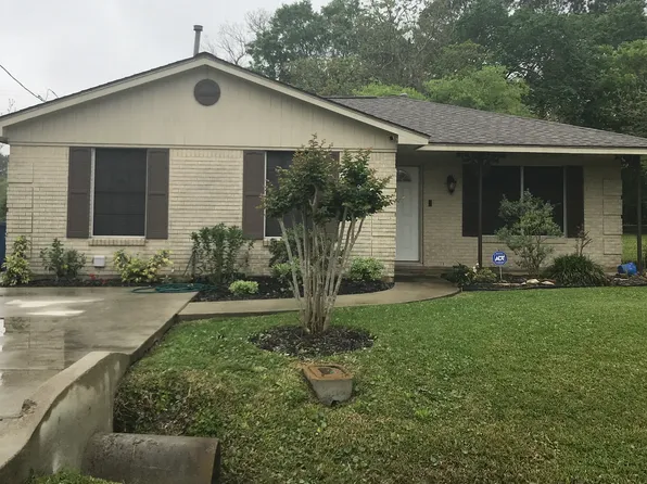 2718 Avenue H, Dickinson, TX 77539