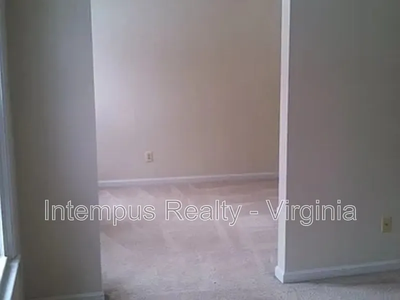 4 bed, 2.5 bath, 2620 sqft, $2,950 — Photo 3