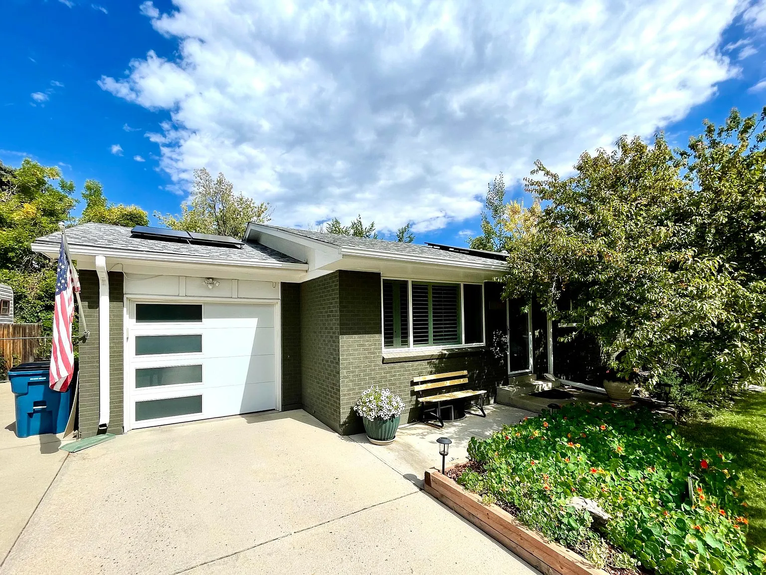 3343 W Arlington Ave — Photo 2