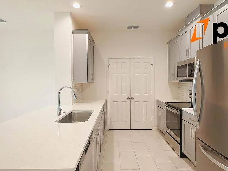 7896 Syracuse Dr — Photo 7