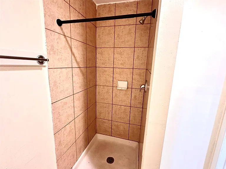 7754 Bunker Wood Ln — Photo 17
