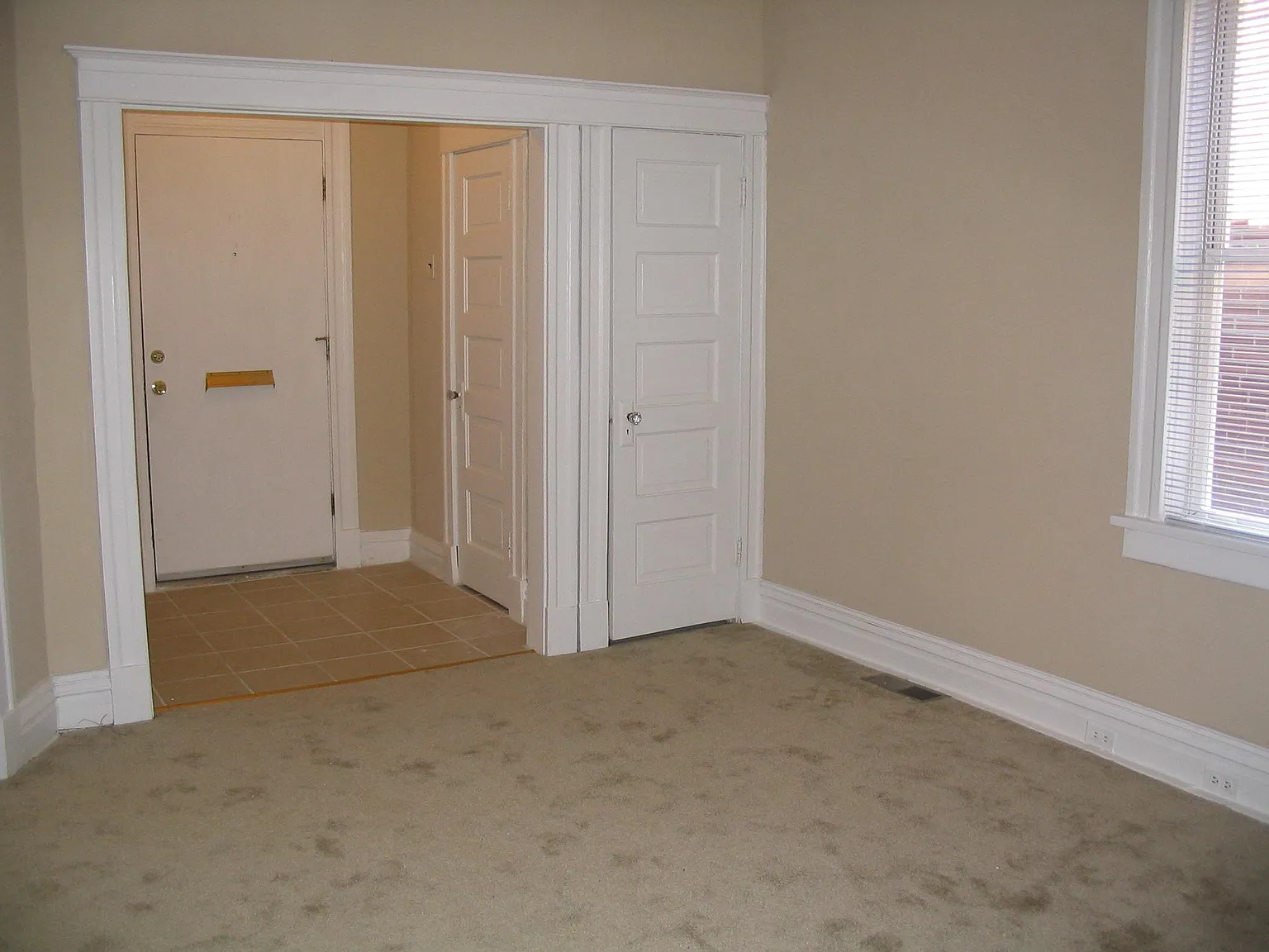 3 bed, 1000 sqft, $1,500 — Photo 3