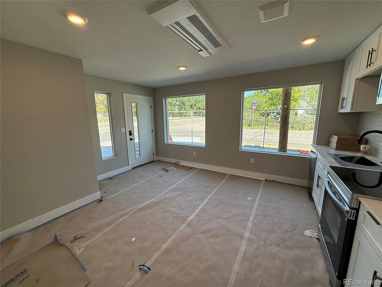 2 bed, 2.5 bath, 1667 sqft, $3,036 — Photo 4