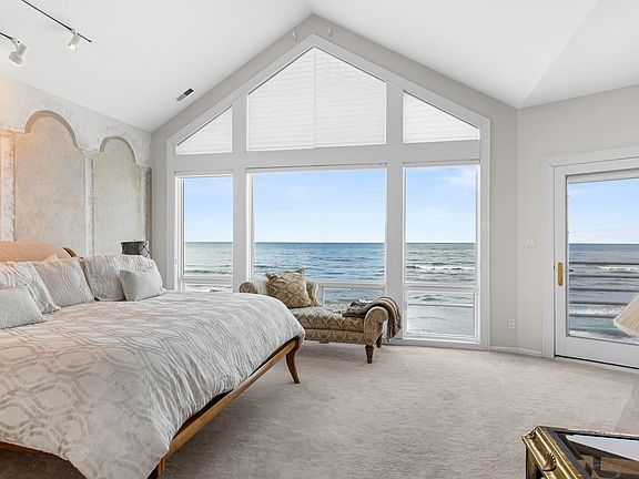 3rd image of 400 Lake Dr Suite C
