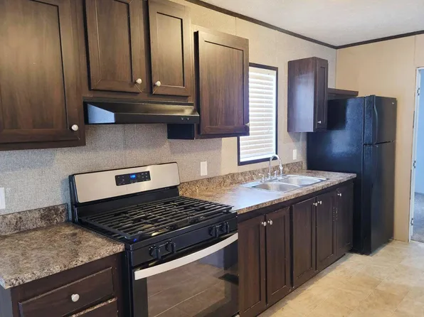 2403 Clayton Ave #106, Albert Lea, MN 56007