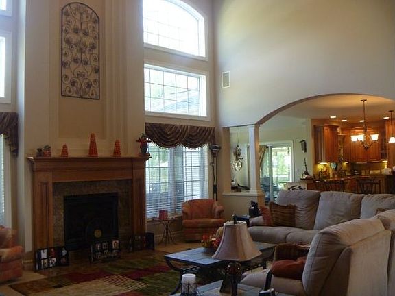 3rd image of 210 Golden Pheasant Dr