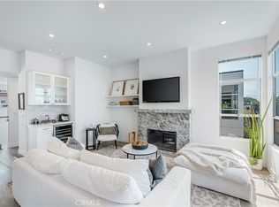 647 1st Pl, Hermosa Beach, CA 90254