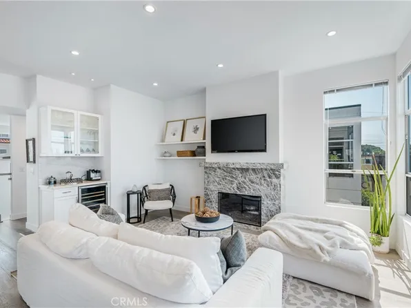 647 1st Pl, Hermosa Beach, CA 90254