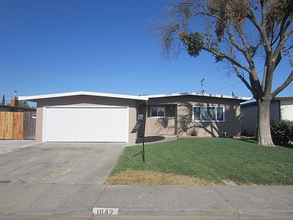 3rd image of 1642 San Diego St