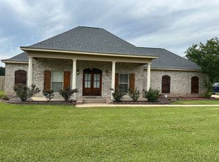 6085 Wolfe Rd, Columbus, MS 39705