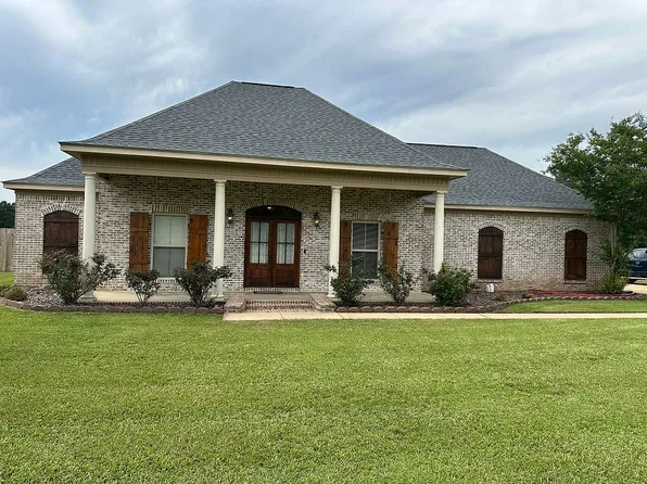 6085 Wolfe Rd, Columbus, MS 39705