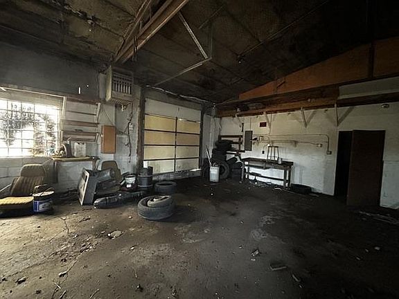 5th image of 212890 COUNTY ROAD S