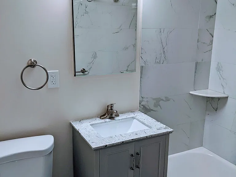Fairfax Circle Villa — Photo 14