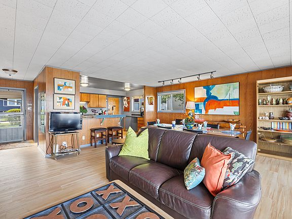 3rd image of 1310 Shore Dr