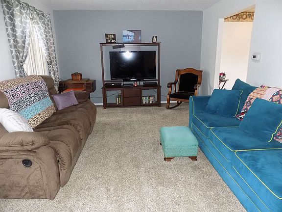 2nd image of 2341 Sylvan Ln