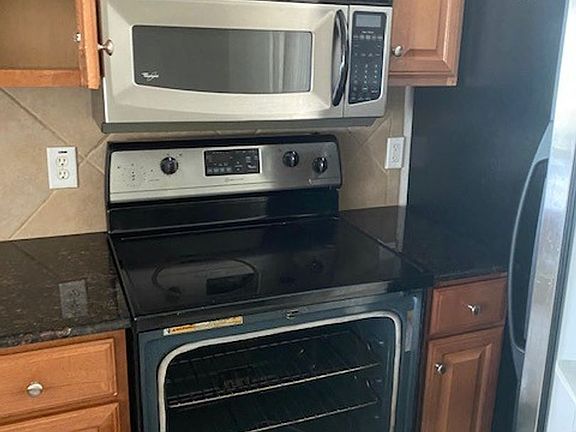 4th image of 804 Sterling Creek Cir