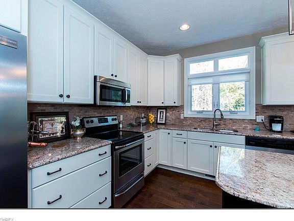 4th image of 33476 Reserve Way