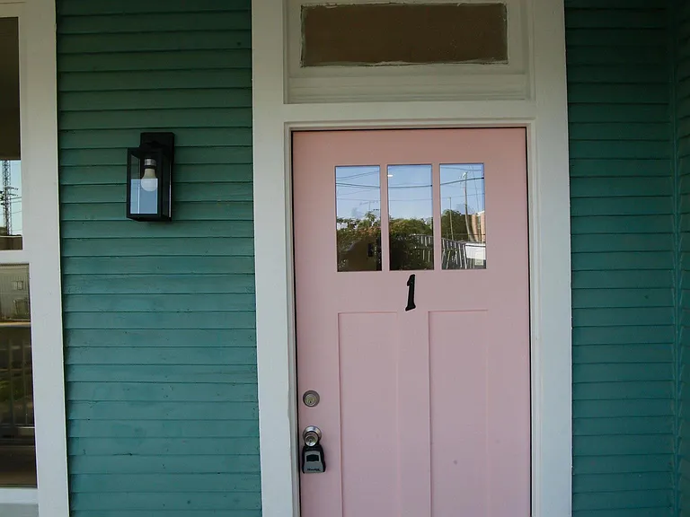 2324 W Daisy L Gatson Bates Dr #1 — Photo 2
