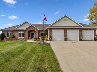 408 Holt St, Anamosa, IA 52205