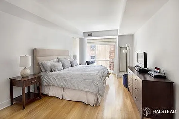 Rented by Halstead Real Estate | media 3