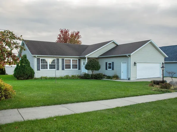 3812 Monaghan Dr, Waverly, IA 50677