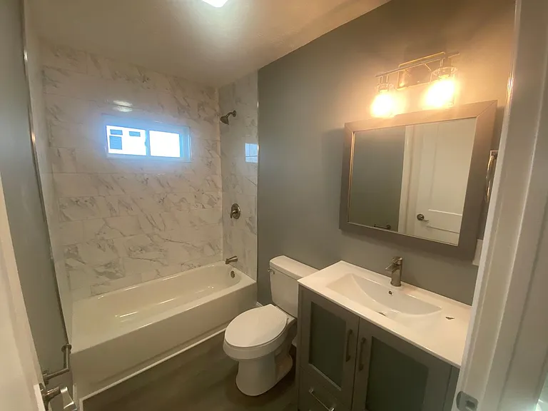 320 Woodfield Rd — Photo 6