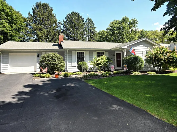 711 Timber Ct, Chesterton, IN 46304