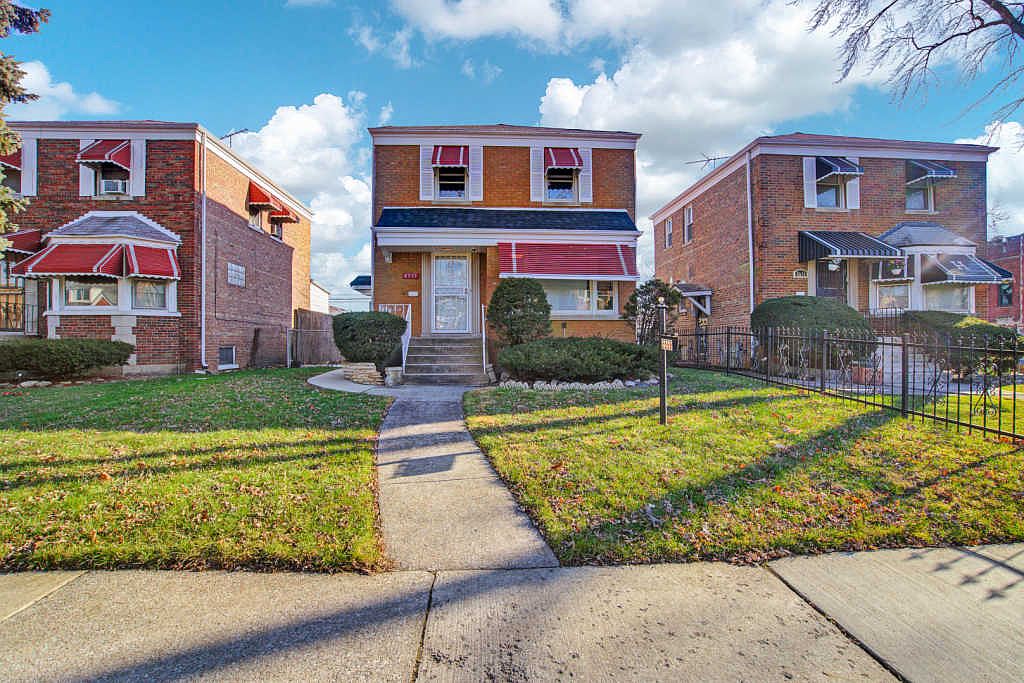 8555 S Paulina St Chicago Il 60620 Zillow