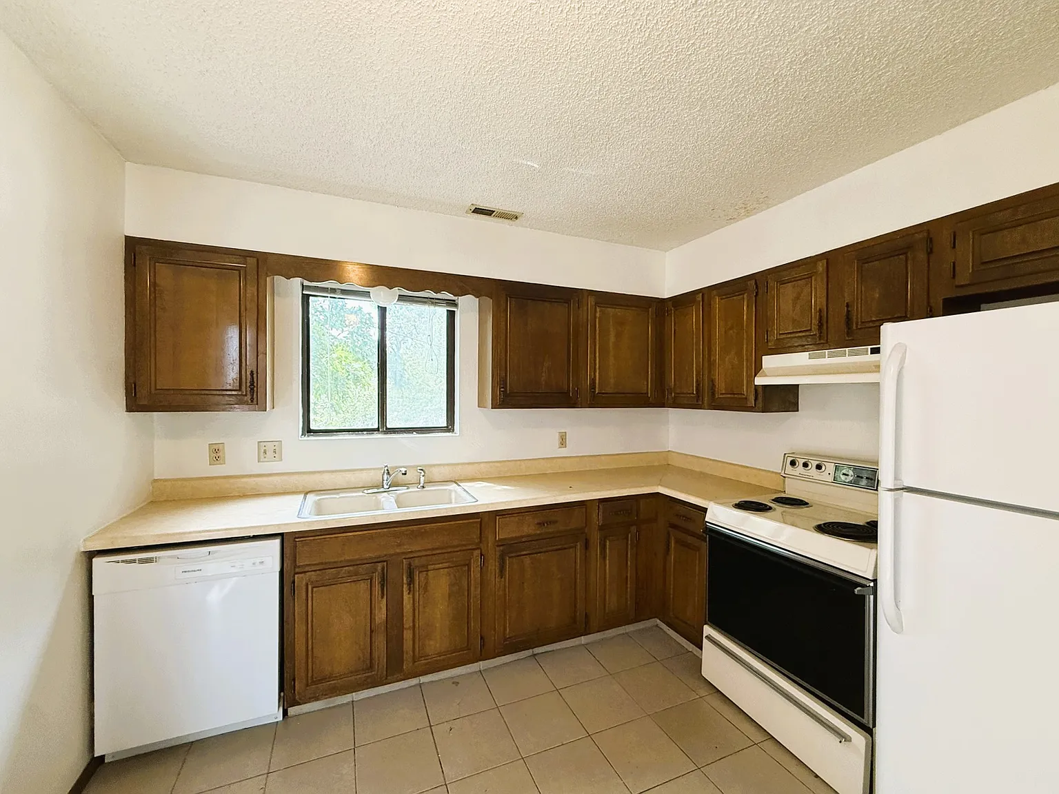 2 bed, 800 sqft, $750 — Photo 3