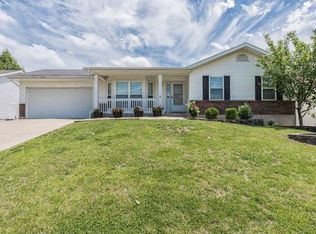 13 Crystal Lake Dr, Saint Peters, MO 63376