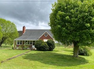 27 White Oak Lake Rd, Peterstown, WV 24963