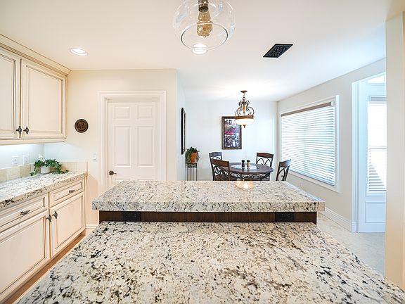 5th image of 1845 Burlington Pl