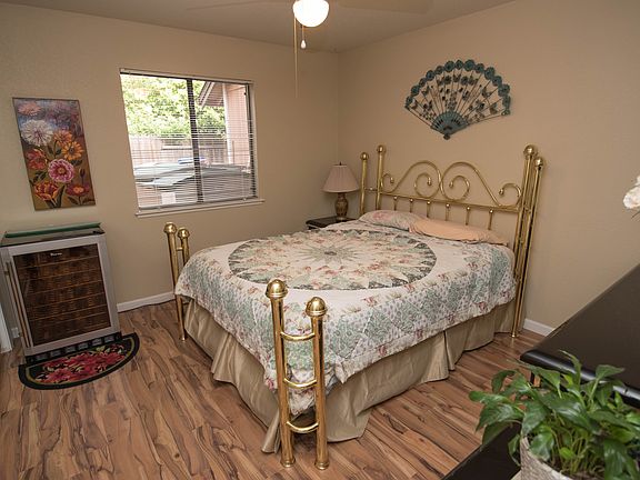 3rd image of 8585 Briarbrook Cir