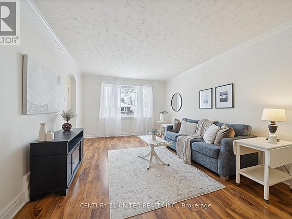5th image of 420 McKellar St #1