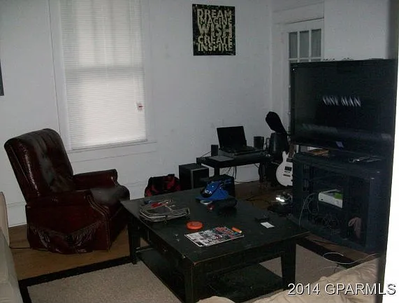 403 S Summit St #AB — Photo 2