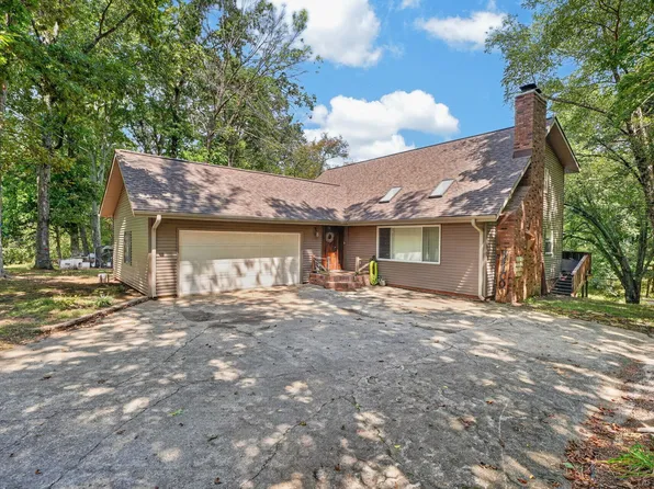 8496 N 1220th Blvd, Mount Carmel, IL 62863