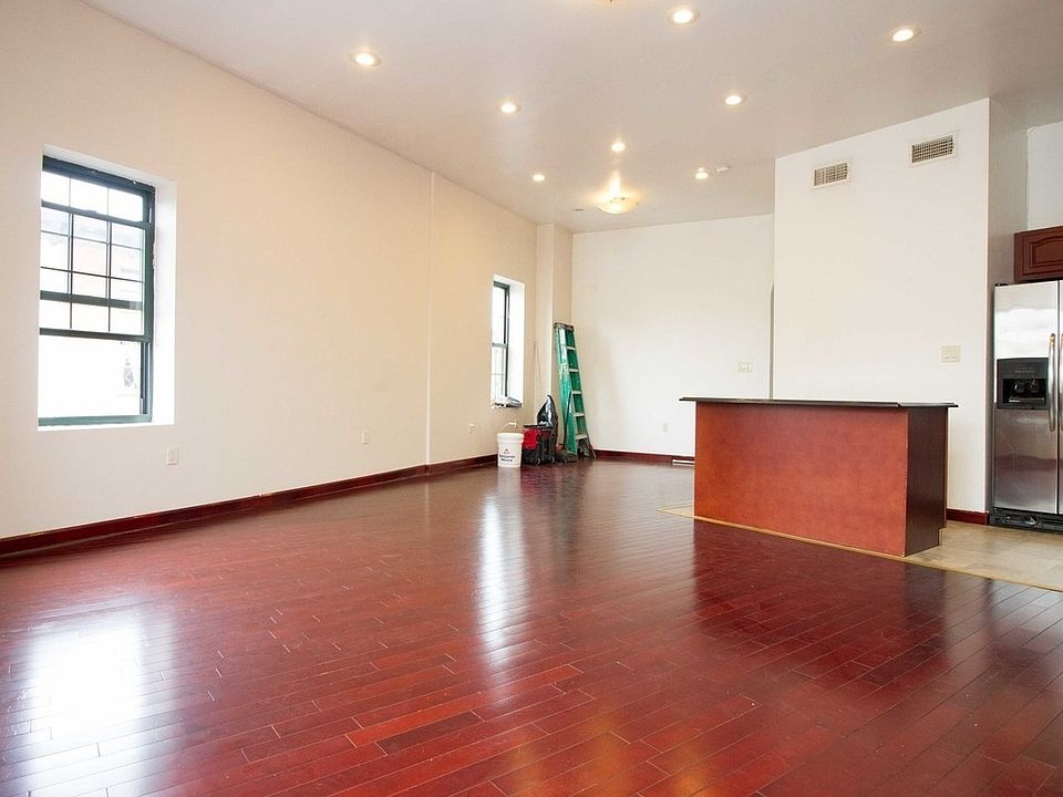 1st image of 250 Saint James Pl