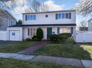 65 Gianelli Ave, Merrick, NY 11566