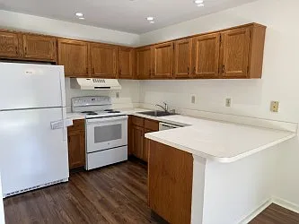 Flying Hills Apartments — Photo 24
