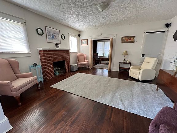 5th image of 3571 Winchester Ave #5
