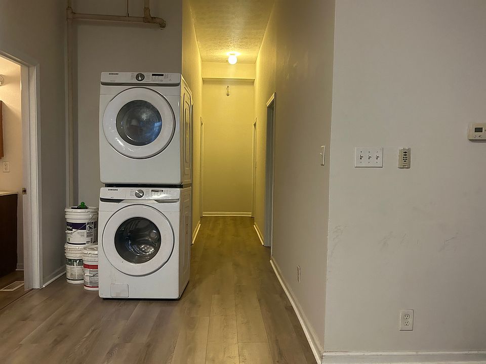 Stacked washer/dryer
