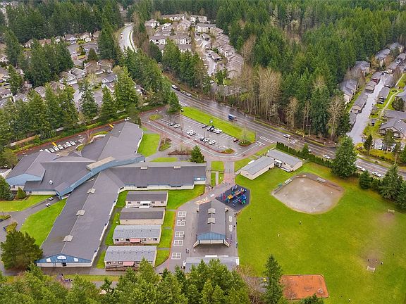 3rd image of 25025 SE Klahanie Boulevard #L102