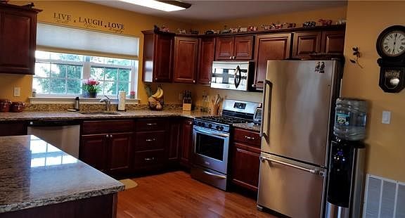 3rd image of 701 Driftwood Ln