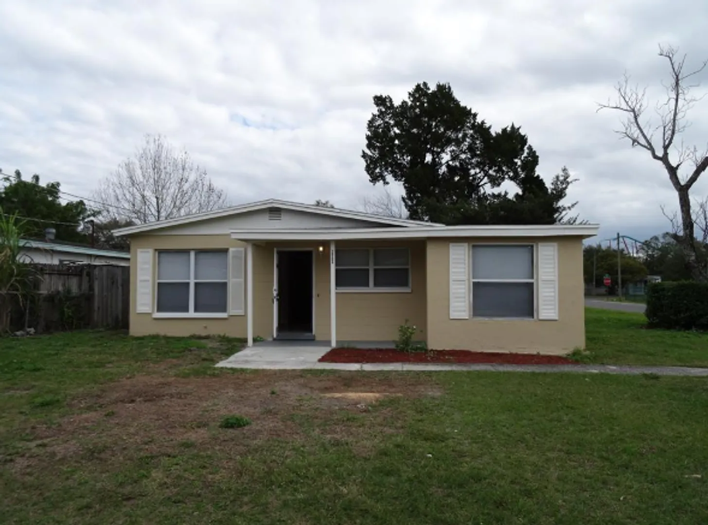 3 Bed Home for Rent! — Photo 1