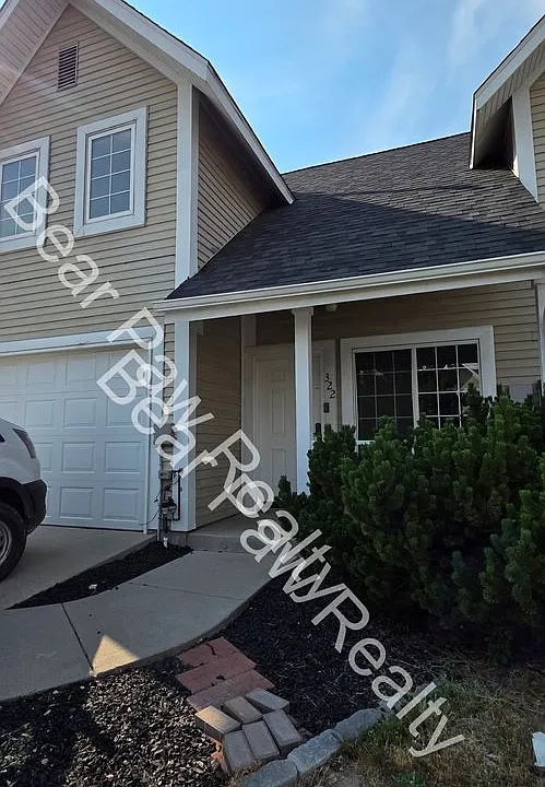 322 Hacienda Ct