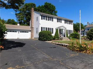 8 Rathbun Pl, Mystic, CT 06355