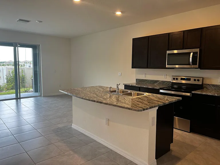 32794 Pez Landing Ln — Photo 2