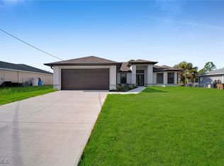 2603 36th St SW, Lehigh Acres, FL 33976